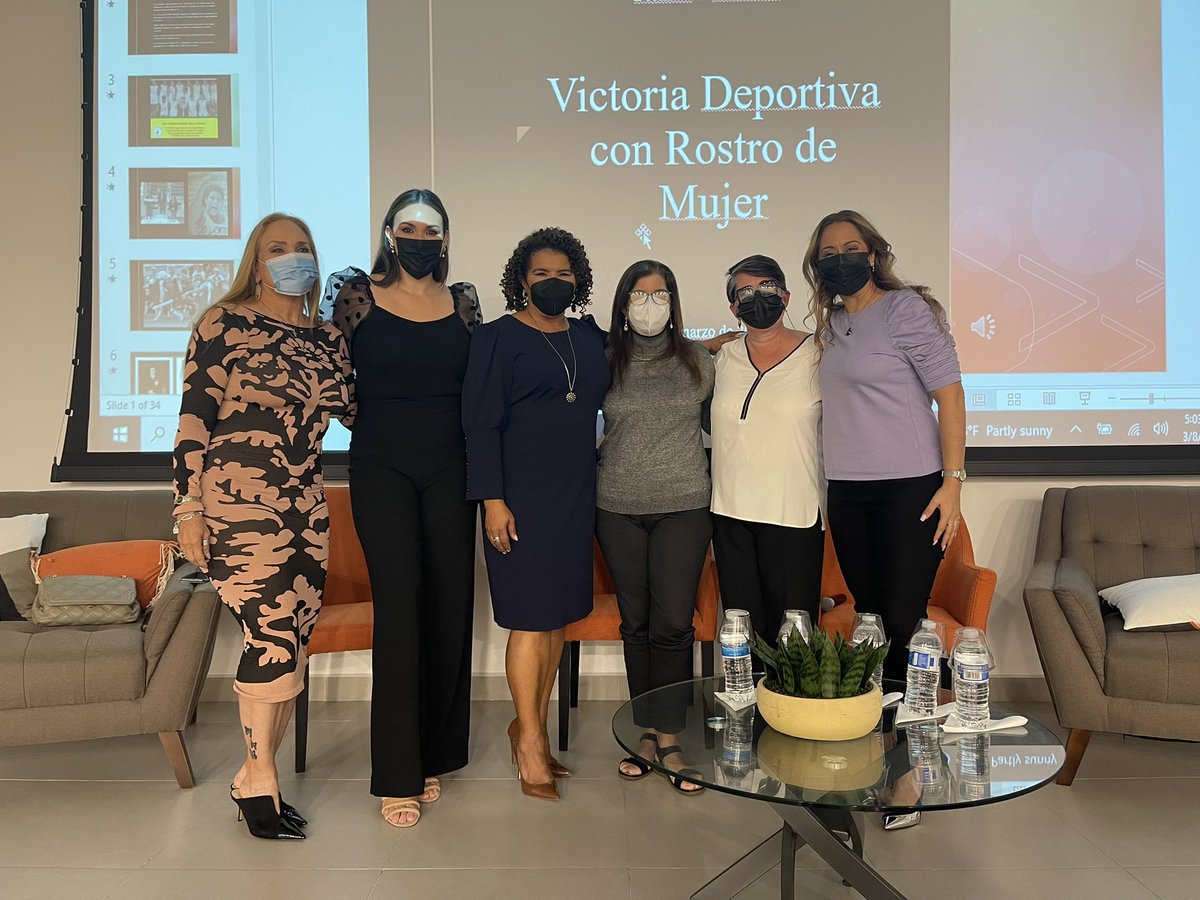 Un privilegio el vivido hoy #8Marzo2022 #IWD2022 compartiendo el panel con <a href="/ivonnesolla/">Ivonne Solla Cabrera</a> Lyssette Stgo <a href="/VilmarieMojica/">Vilmarie Mojica</a> Dra. Rebecca Rodríguez Dra. Rosa Hechavarria en Victoria Deportiva con Rostro de Mujer en la Univ. Albizu en San Juan.