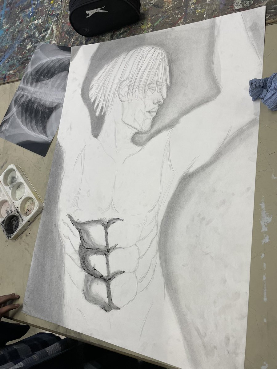 Art_bchs's tweet photo. Year 10 artists have been continuing their largescale graphite pieces today. Some excellent work coming along! #loveart #LoveBCHS #LifeAtOsborne ✨ https://t.co/ZbRyrTKOGy