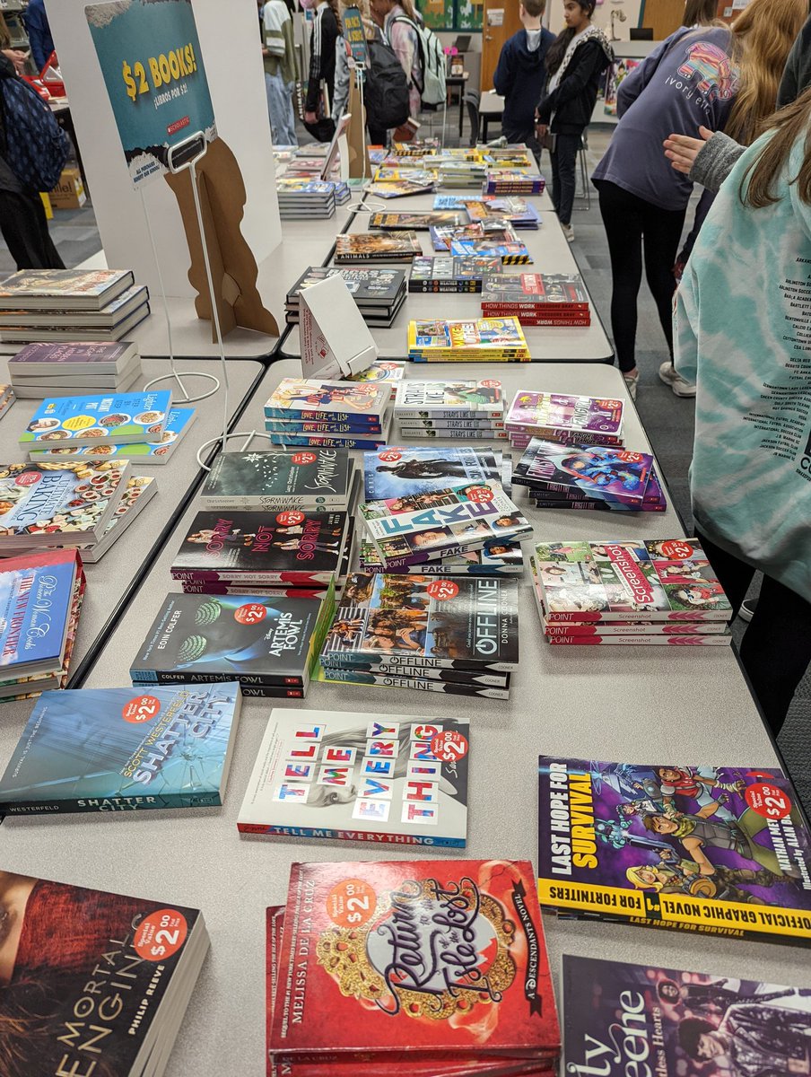 LSMSlibrary's tweet image. Nothing more fun than seeing students excited about getting a new book at the Book Fair!