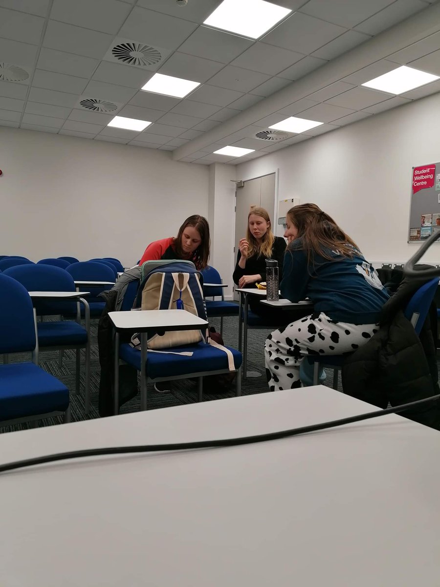 Tonight we celebrated International Women's day! Our members played hot potato with a knitted boob and discussed women's issues like abortion and the availability of period products!
#SSAGO #InternationalWomensDay <a href="/ULSU_Activities/">ULSU VP Activities</a> <a href="/Societies_ULSU/">Societies Officer</a> <a href="/SSAGO_UK/">SSAGO</a>