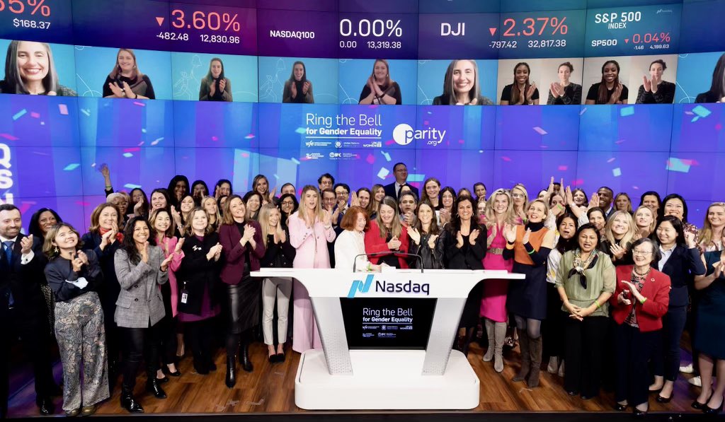 swedennewyork's tweet photo. Ringing the 🔔 for gender EQUALITY and EQUITY at @Nasdaq! 📈 Joining Gunilla von Platen, Ulrika Drax Johansson &amp; @unwomen to open the New York Stock Exchange for International Women’s day!🤩 #WomensDay https://t.co/rup4P4TUbc