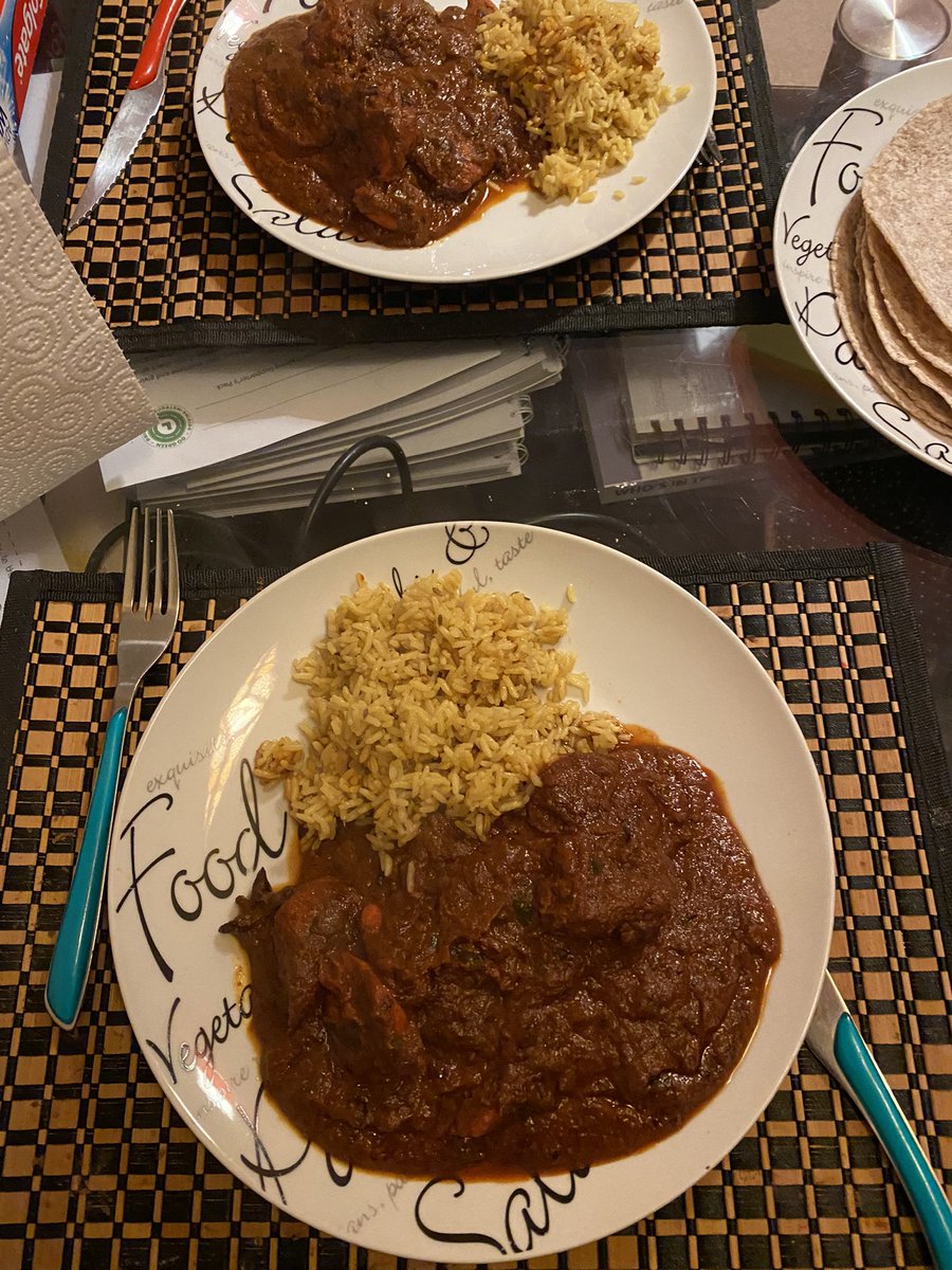 DaveGammon79's tweet photo. @MistyRicardo Base Gravy day 😎+ Chicken Tikka Vindaloo 😋😋 #BIRCURRY #CURRY SUPERB 🥘 https://t.co/Xk2VydCl4e