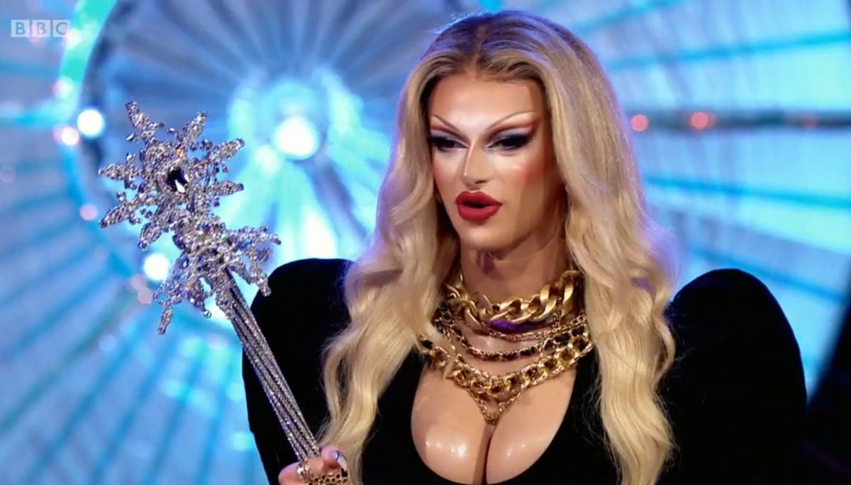 typicallyross's tweet photo. 💫 the UK girls with their sceptres 💫

#DragRaceUK https://t.co/PCynxfSaP8
