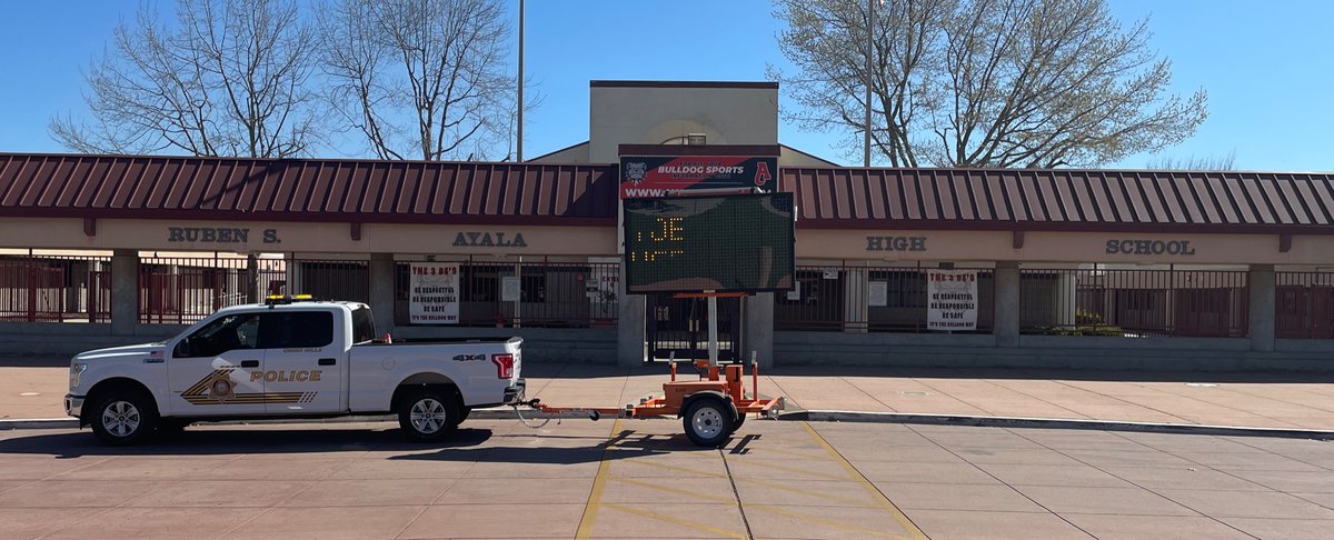 ChinoHills_PD's tweet photo. Be on the lookout for our marquee featuring #TobaccoUseIsLifeAbuse CHPD is committed to reducing our city’s illegal sales and marketing of cigarettes and tobacco products including e-cigarettes to minors. #ToProtectAndServe #ToEducate
#ProtectOurKids #TobaccoFree @Chino_Hills https://t.co/eTMqC0ldOz