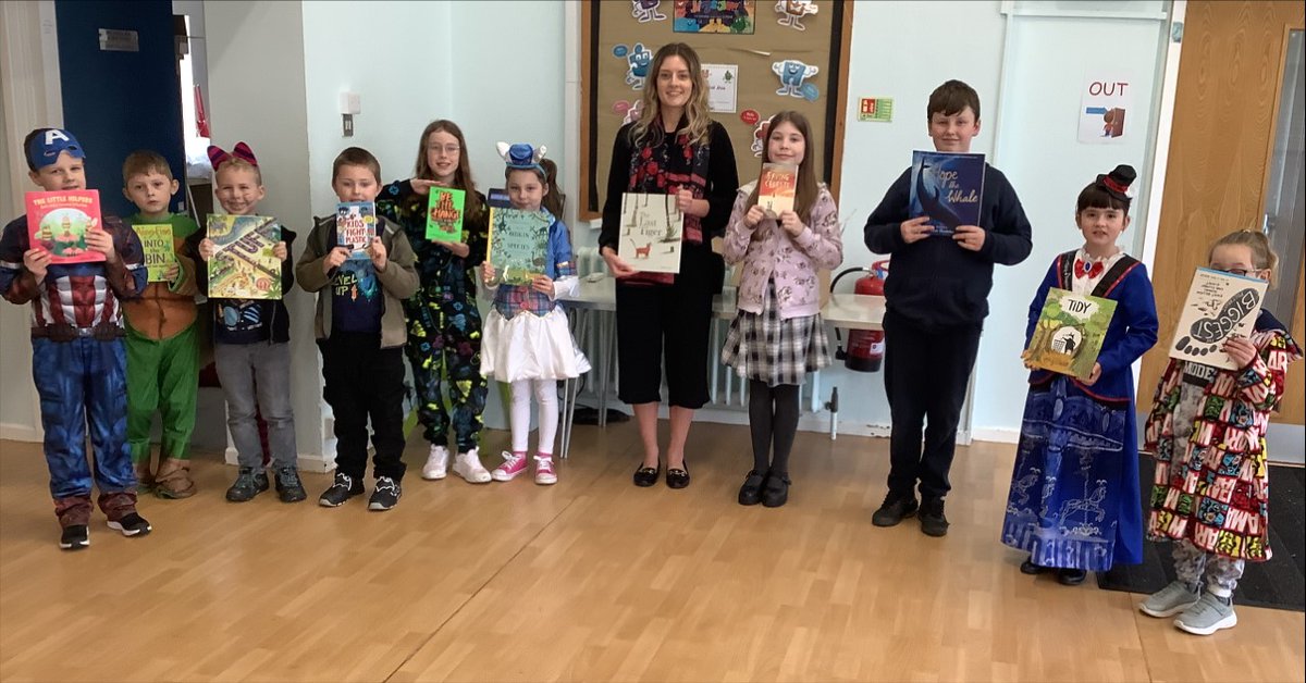 woodfieldplym's tweet photo. Last week we were given a selection of books to help teach the children about a range of environmental issues. They will be put out around school for everyone to share #bookybuddy #ecoworrioes #SDSbookdonation #learningthroughbook @scottdx @GeorgiaLord_ @saunders_tessa https://t.co/VIy6psM3tB