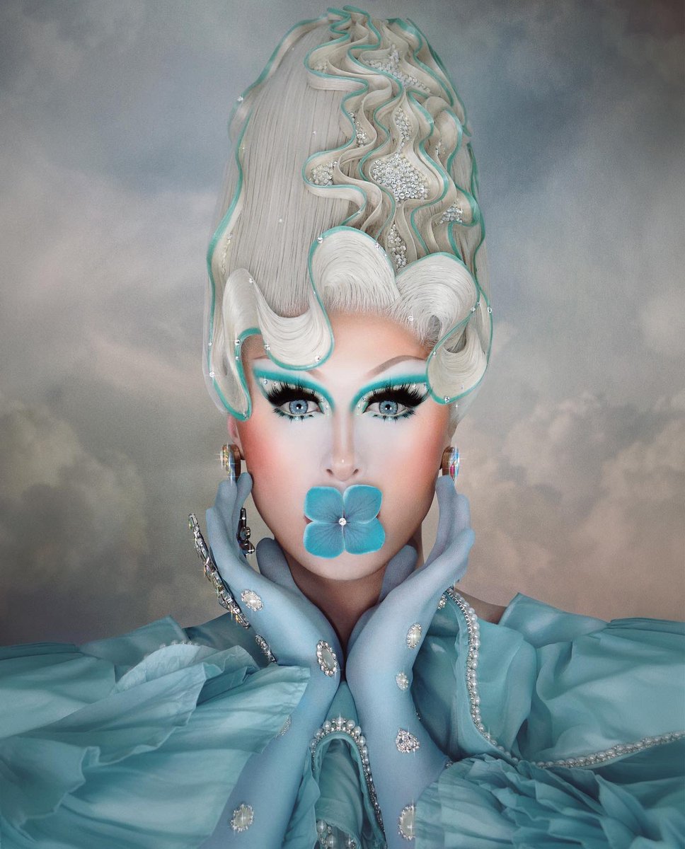 Blu Hydrangea tweet media