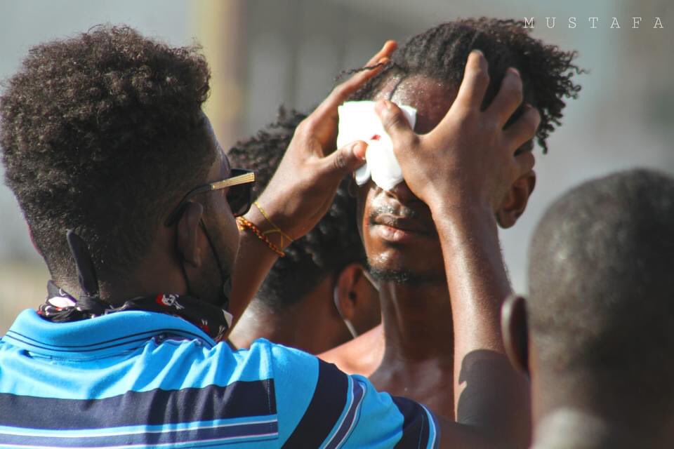 Nmhali's tweet photo. #Mar8March
Photos of protesters & #SudanCoup forces
#KeepEyesOnSudan https://t.co/OoCwBhf9Iw