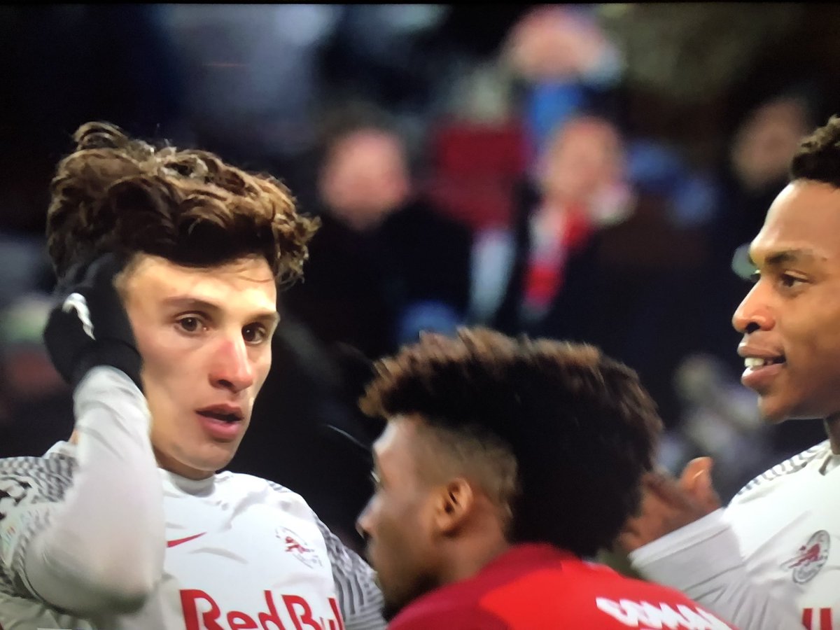 Schules's tweet photo. Wenn du dich fragst: Wie zum #%*$@!💀 hat #Coman den noch wegverteidigt? #manofthematch #FCBSAL #kingsleycoman https://t.co/7eviLPorny