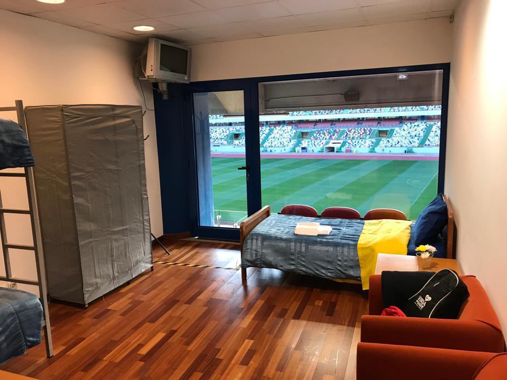 Os camarotes do Estádio Municipal de Leiria foram transformados em quartos para acolher refugiados vindos da Ucrânia 👏