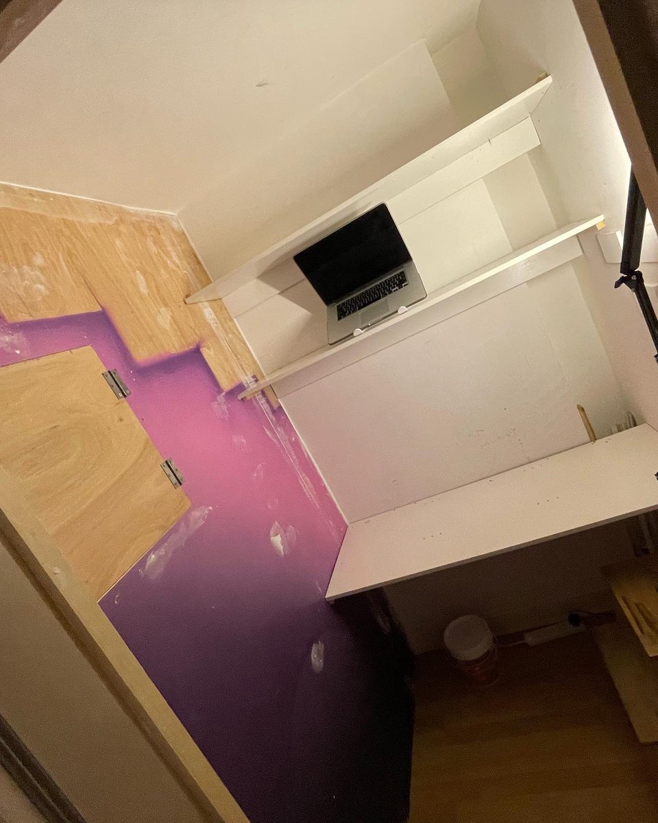 StephenFletchUK's tweet photo. Before
During
After
🎙 👍
#HomeStudio makeover
#voiceover #TheVoiceBox https://t.co/omJY38P1Xc