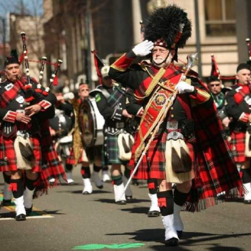 CTvisit's tweet photo. Don your best green and get ready to celebrate #StPatricksDay! ☘️☘️☘️ Join in on the fun at these events across Connecticut. #StateImInCT #CTvisit