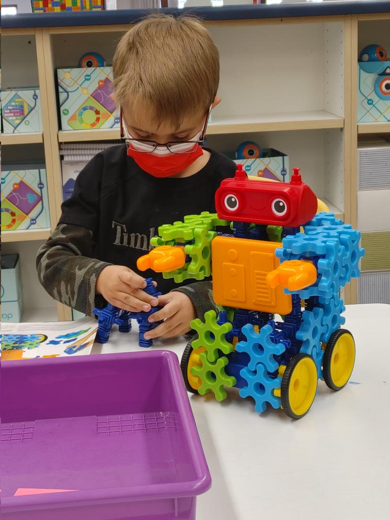 S_Smith_1st's tweet image. What to try on today?
#RoboticsTechnician #Realistic
Or
#RoboticsEngineer #Investigative
The choice is ours. 🤖
#RiosFirsties #RiosCSWoW
