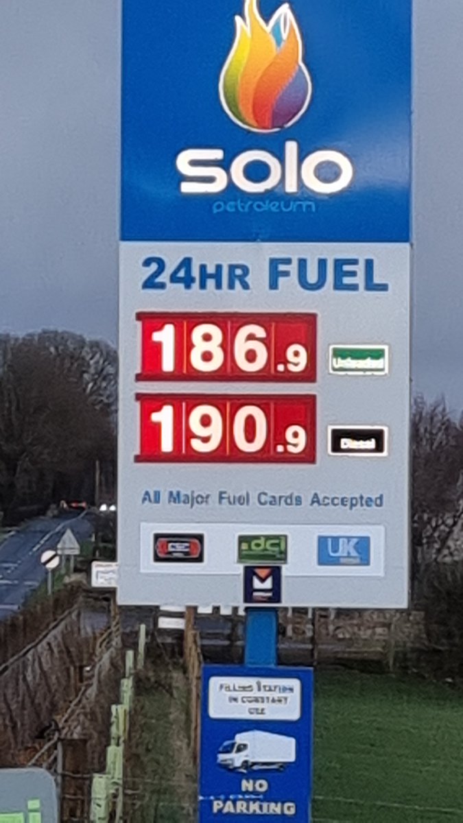 bradval978's tweet photo. @StephenNolan https://t.co/7YSU2oyHzZ