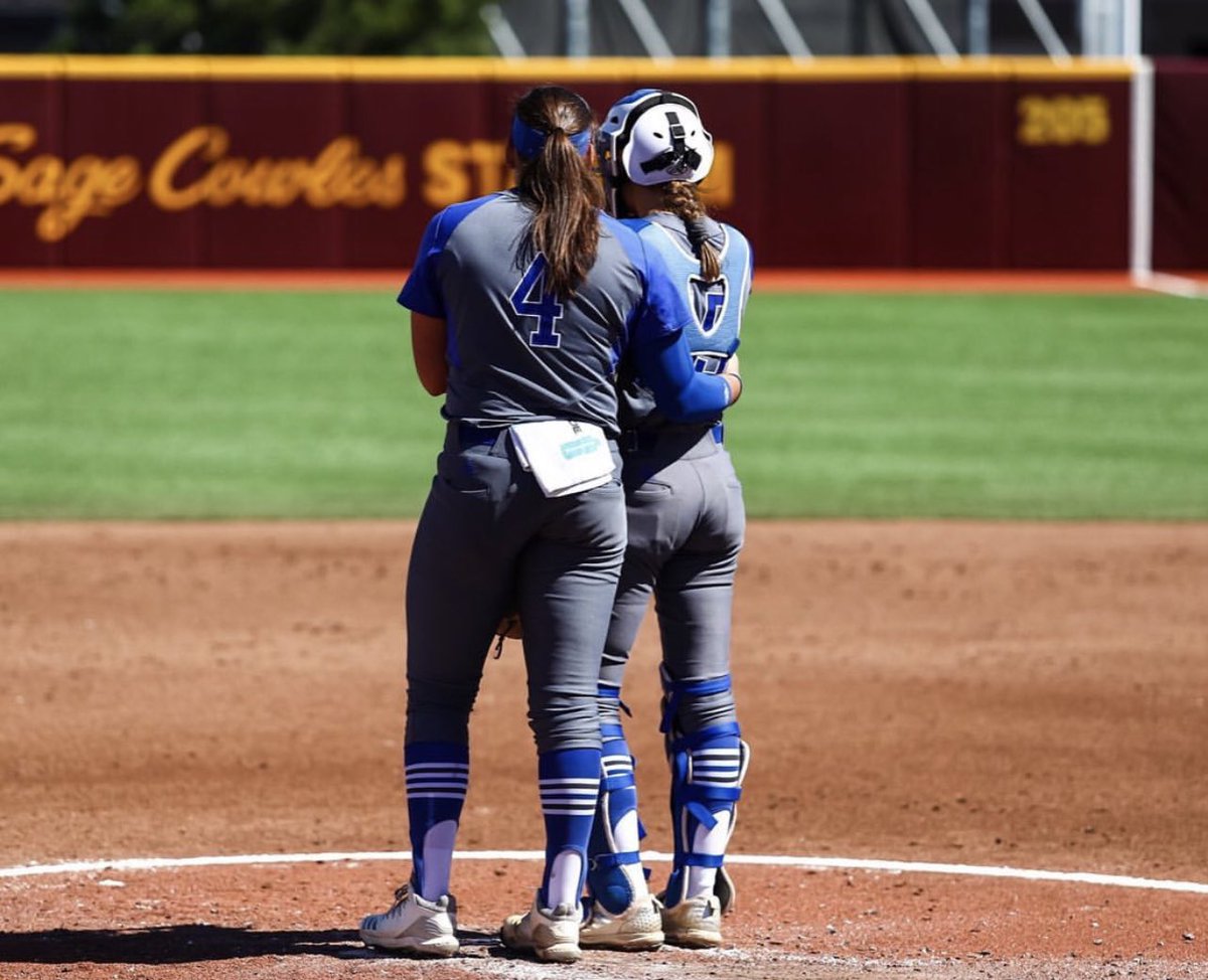 Drake Softball tweet media