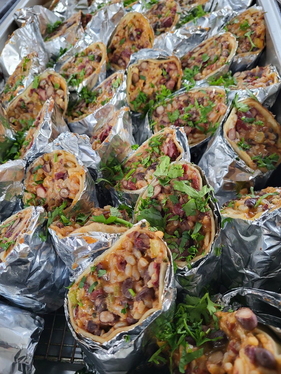 CardanoChefPool's tweet photo. Happy Taco Tuesday everyone!!!
Our buffet is ready for our hungry filming crew:
- Fish Tacos
- Vegan chimichangas
- Corn on the cob
- Churros
@rickmccracken what do you think brother? 😉
$Ada #Cardano #Foodporn #Chefpool https://t.co/B6ZcbaQXWJ