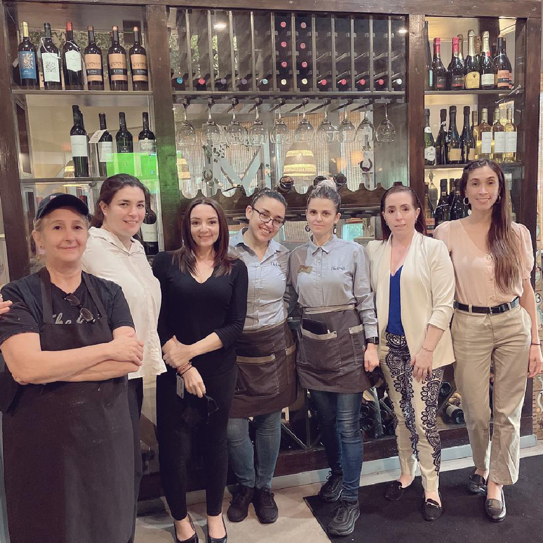 theknifeus's tweet photo. Hoy, 8 de marzo, queremos felicitar a todas las mujeres de la familia The Knife 

#diainternacionaldelamujer #internationalwomenday #theknifeexperience #argentiniangrill #floridarestaurants #allinclusive #carnesalaparrilla #miamirestaurantes #parrillaargentina https://t.co/0rJk8EN7zZ