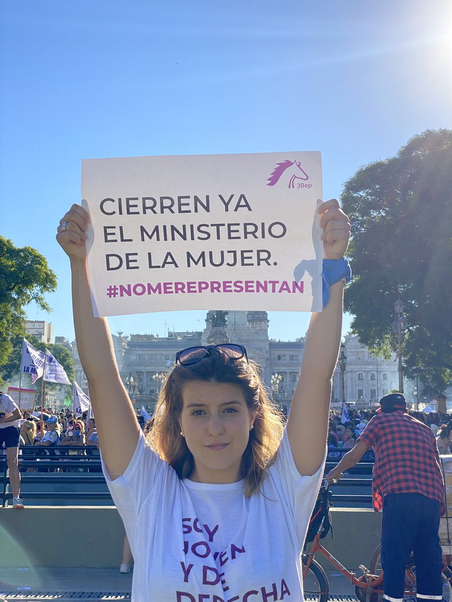 OliviaGagliesi's tweet photo. Presente en el 8M https://t.co/9PznT7dEJL