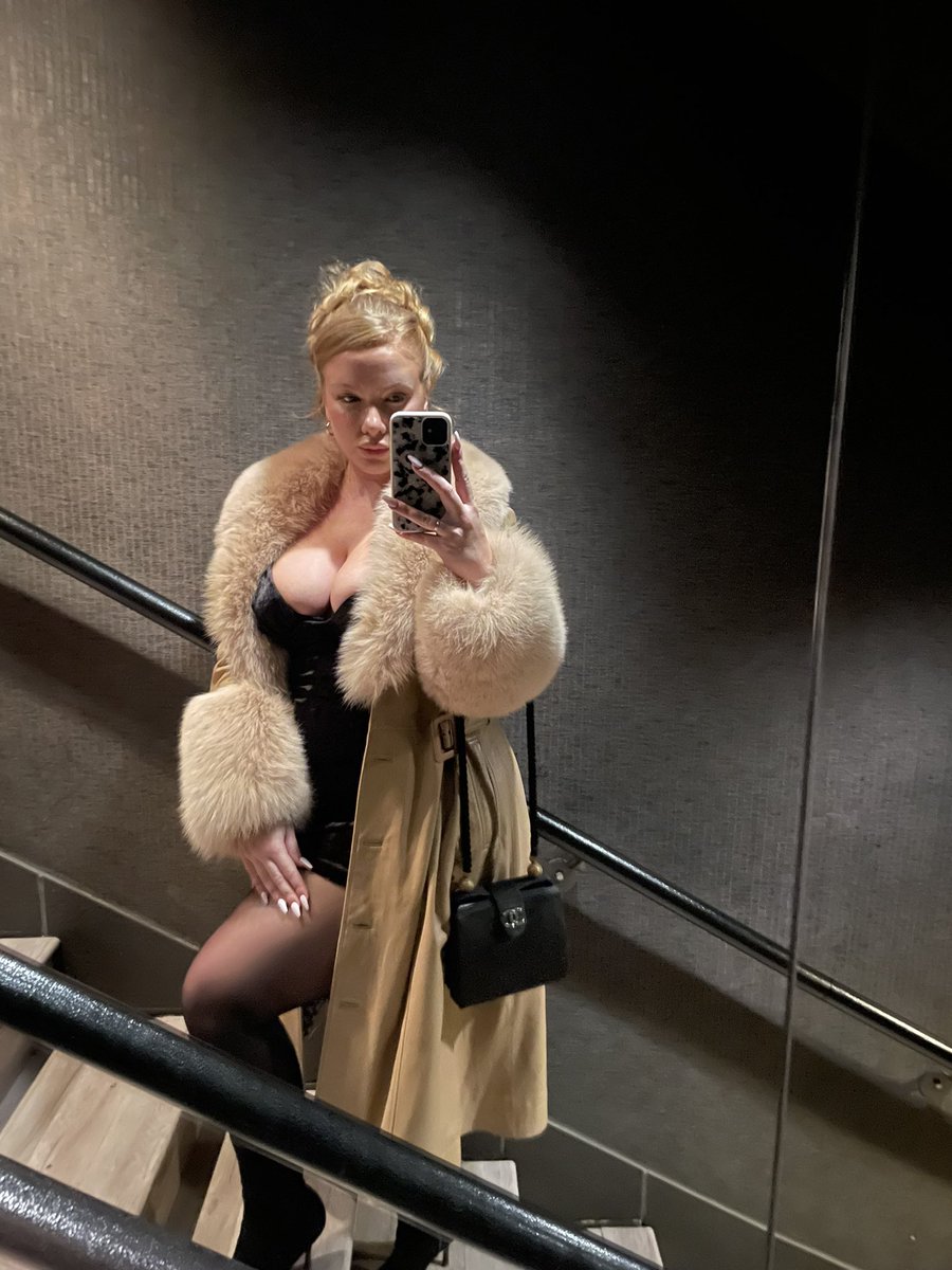 Jane Belfry tweet media