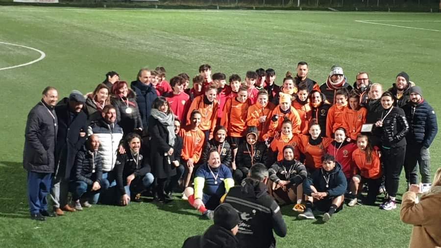 ResRomaCalcioFe's tweet photo. Questa sera alla Linkem Arena è andata in scena la prima edizione del trofeo "Mai più una donna in panchina" in occasione della Giornata Internazionale della Donna. 
Un bel momento di aggregazione e di sport per celebrare questa giornata nel Municipio VI. https://t.co/QokIrF4oam