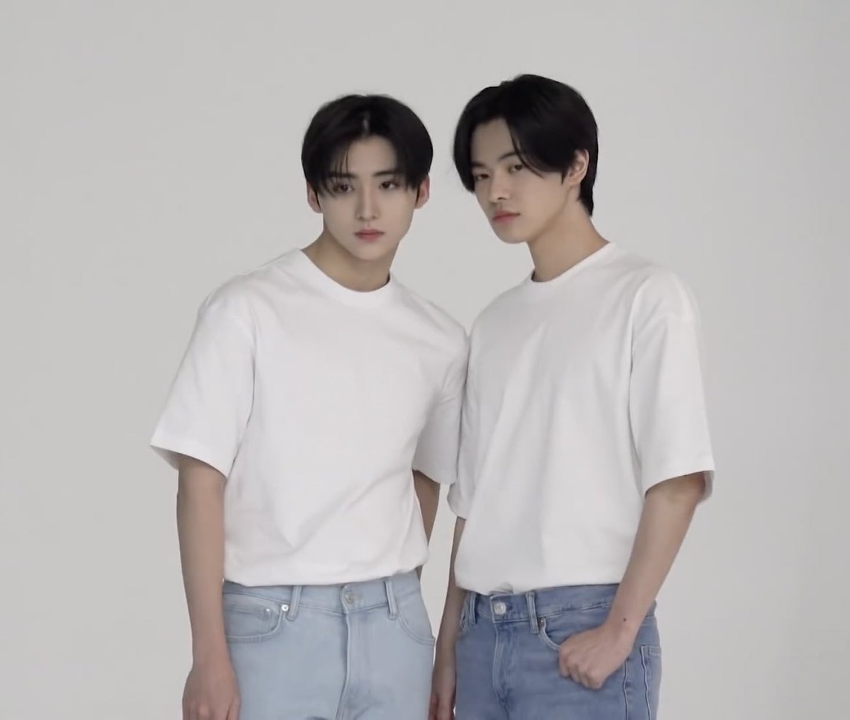 iforsangwon's tweet photo. nunca me los alejeis por favor https://t.co/x7SRSqn6yh