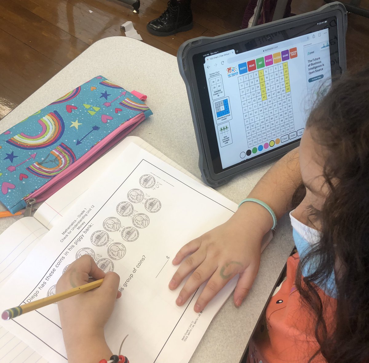 Jessicague08's tweet photo. My first graders loved using the interactive 120 chart to skip count the total value of nickels! 

@JeffersonES2 https://t.co/2bC8kGJlT3