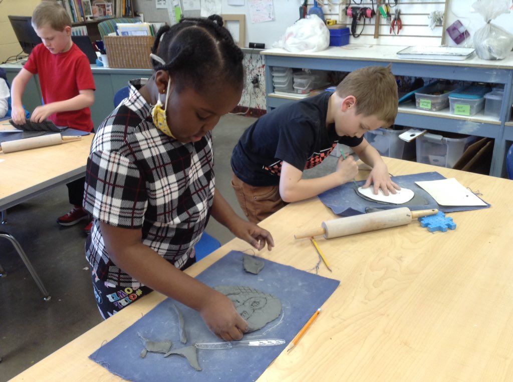 intheArtRoom's tweet photo. Cla day in 2T! Picasso inspired slab work. https://t.co/UL1V3fU5Jj