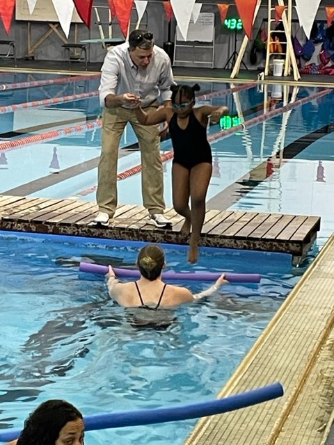 HowardELEM's tweet photo. ๐ฅOur Extended Day students are taking swimming lessons at Bishop State Community College. Great job!! ๐๐พโโ๏ธ๐๐พโโ๏ธ๐๐ฟ๐ #babywildcats ๐ฏ #hungryforknowledge #wildforsuccess https://t.co/bl8BG8tJMN