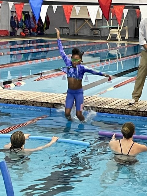 HowardELEM's tweet photo. ๐ฅOur Extended Day students are taking swimming lessons at Bishop State Community College. Great job!! ๐๐พโโ๏ธ๐๐พโโ๏ธ๐๐ฟ๐ #babywildcats ๐ฏ #hungryforknowledge #wildforsuccess https://t.co/bl8BG8tJMN