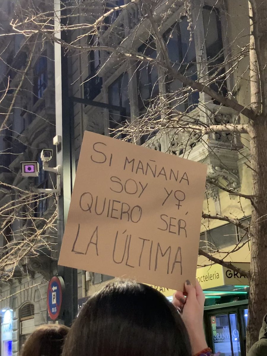 lauradellgado's tweet photo. Un año más tomando las calles (y por los que, por suerte o desgracia, quedan). La revolución será feminista, o no será ✊🏽 https://t.co/jddaD5FHJe