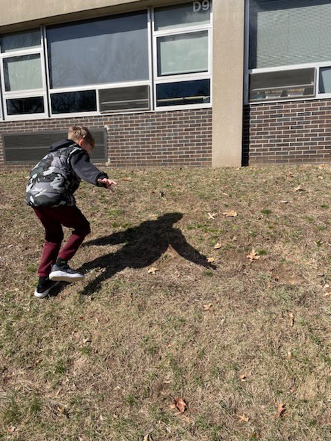 MsPagliaro's tweet photo. Today we observed and traced our shadow to see how it changed during the day! ☀️ ⛅️ https://t.co/vr3RDQAsj3