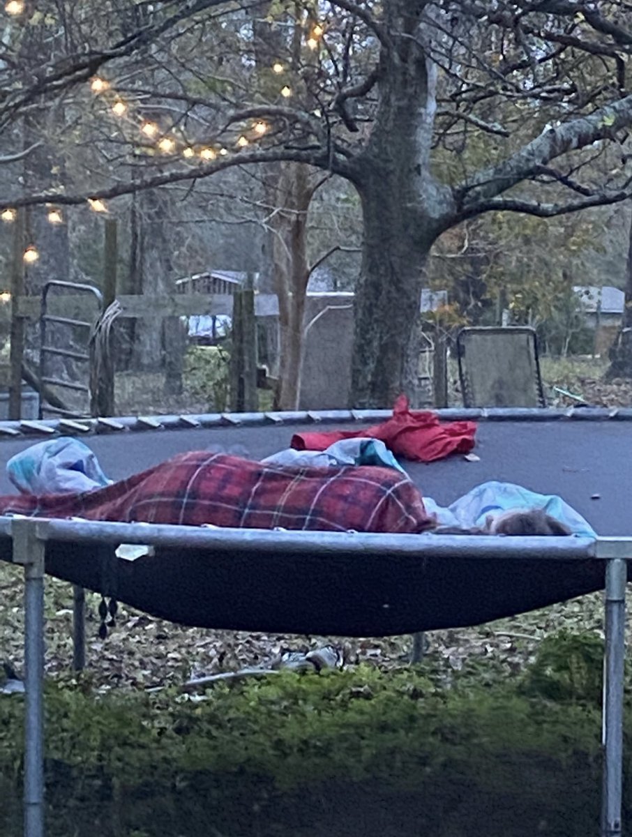 fckimgay's tweet image. I spent some time earlier thinking about the fact that I think this is working out and going well, when i’m actuality it always feels like this right before we go back to not talking. It’s been the same cycle for the past 6 years and I still don’t think it’s the right time for us