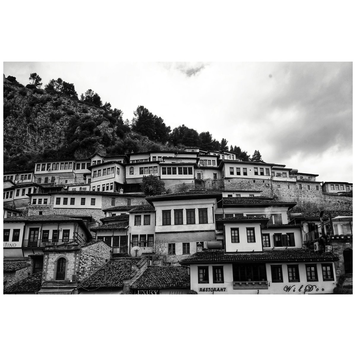 VMTVISUALS's tweet photo. Berat Albania 2022.
#berat #Albania #beratalbania #streetphotography https://t.co/l0nWo3EILA