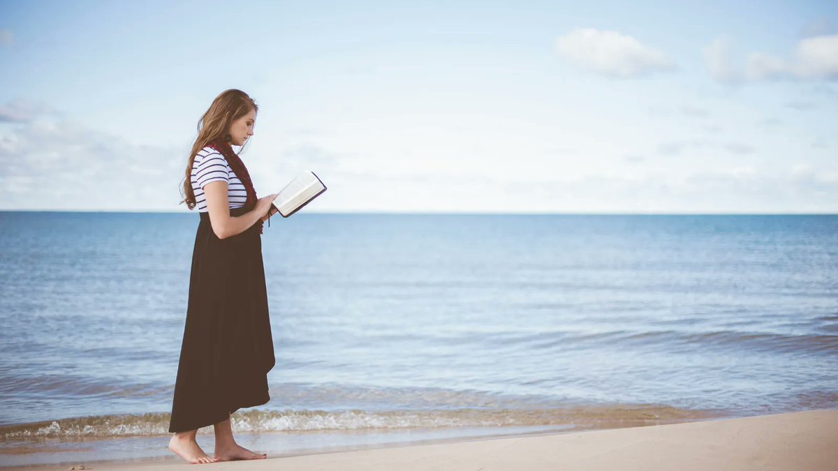 SarahLynneCR's tweet photo. Meditating on God’s names is another powerful weapon of righteousness. Learn more here: https://t.co/fpo6OATk4j via @SarahGeringer #christianmeditation #GodsNames #Christianliving https://t.co/M6WJrtk7H3