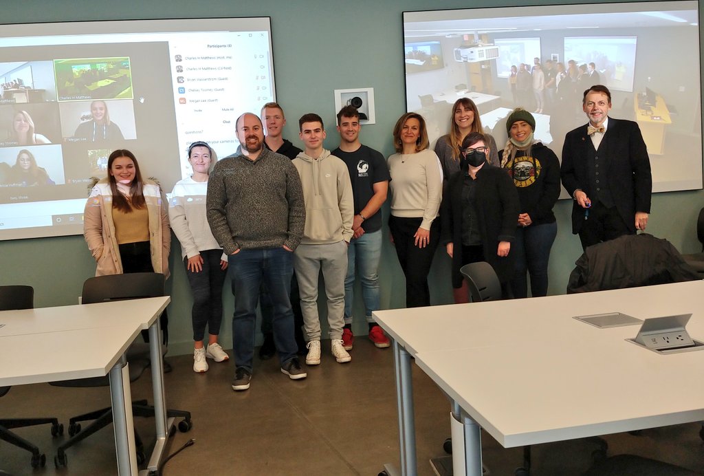 matthech's tweet photo. Failing doesn't mean you are a failure. Huge S/O Thx Peggy &amp; Darrin Murriner @cloverleafme and founders @BabysitEase #StockPilz and more sharing venture &amp; life lessons with my ENTR students @uofcincy @LindnerCollege @uofcincyalumni #startupcincy #entrepreneurssolveproblems https://t.co/tdfrbzLUSL