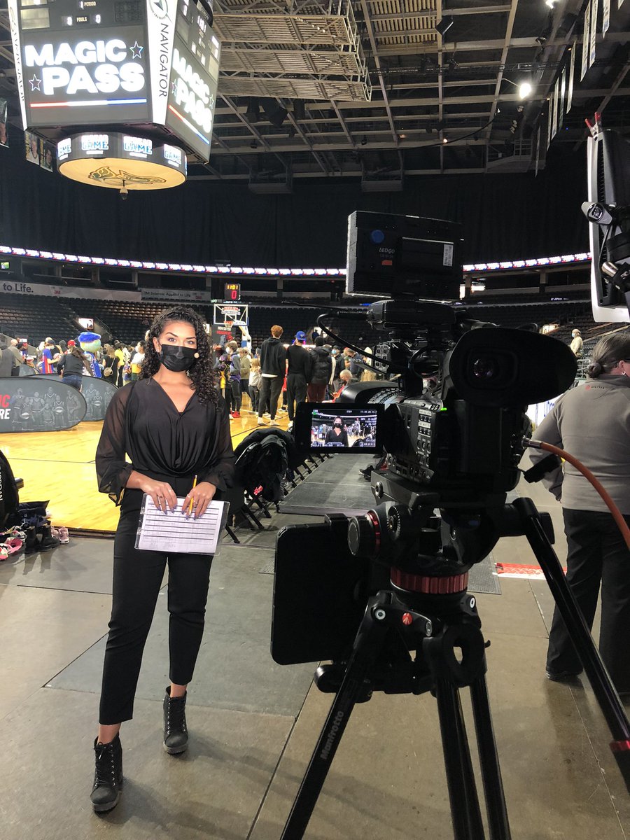 We are live tonight from @BudGardens <a href="/JadenCTV/">.</a> will have your local weather. Is there more snow coming be sure to watch <a href="/CTVLondon/">CTV London</a> News at 6. @CJBK <a href="/PureCountry93/">London's Pure Country 93</a> <a href="/VirginRadioLON/">VirginRadioLondonCA</a> #ldnont