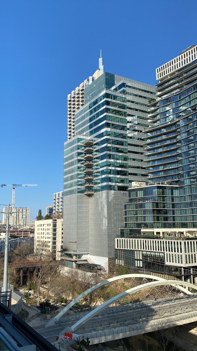 DefiAustin's tweet image. What’s everyone up to this fine afternoon? 

I’m currently at the library catching up on lots of crypto news!