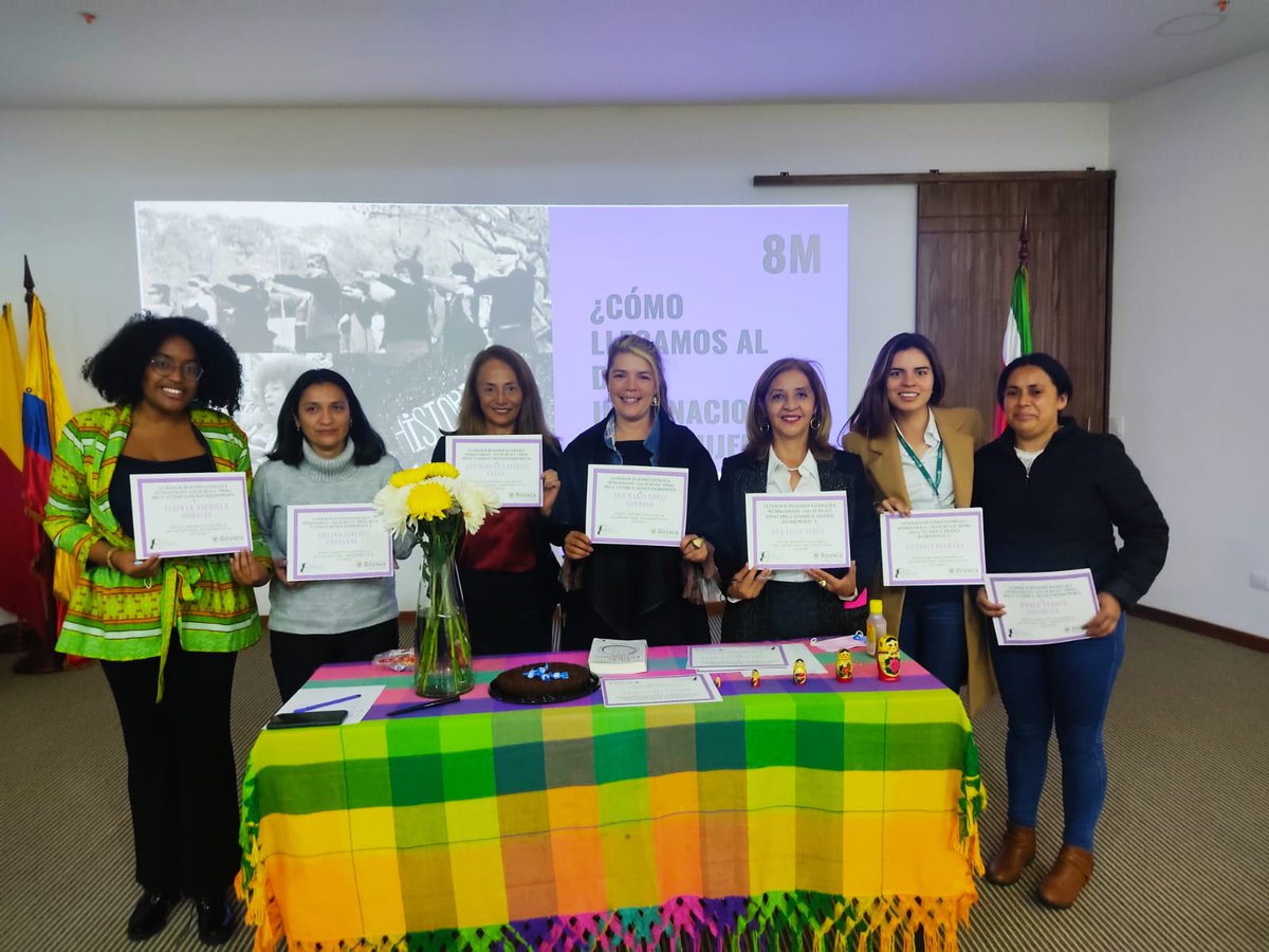 CasadeBoyaca's tweet photo. El activismo Internacional femenino ha trazado el camino para las mujeres en Colombia y en Boyacá.Hoy reconocemos a nuestras funcionarias por su constante lucha por la equidad en todas las esferas de la sociedad @gobboyaca @RamiroBarraganA @AMGomezL @SecGeneralBo @BoyacaEsNoticia https://t.co/Hii8Bb9bHO