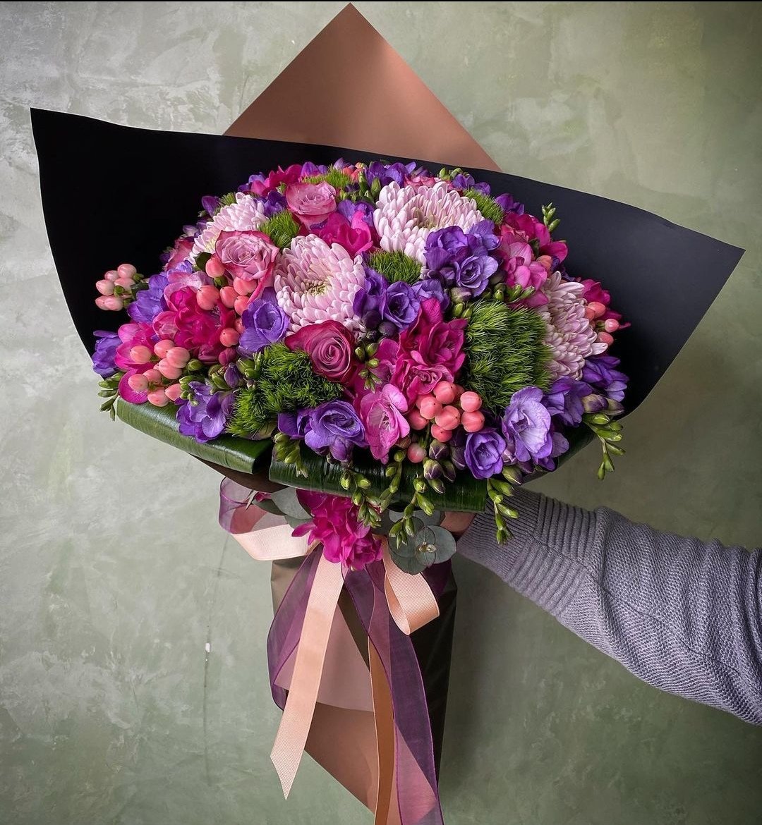 okncelebi's tweet photo. #flowers #istanbul #galata #beyoğlu #güller #buket #love #pretty #plants https://t.co/y6eMsRWGTW