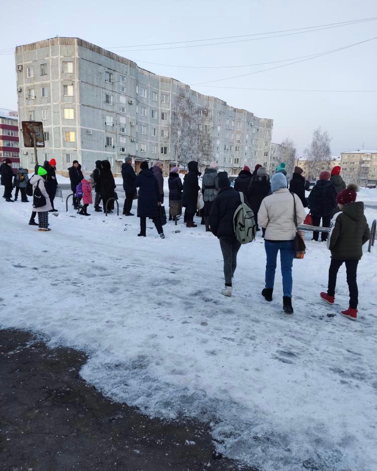 🥶Невозможно уехать с ул. Парковой в Биробиджане

«Единственный маршрут №18 ходит, как хочет. №30 пустили по маршруту, где и так один за одним №12 и №31», - рассказывает подписчица.

🚌Половина детей замёрзли и забежали греться в магазин, благо он… t2p.pw/jLaSlmp1X8