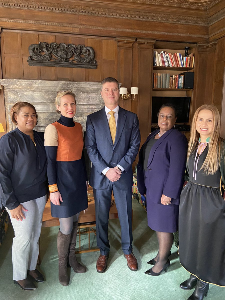 globalnyc's tweet photo. Our office is proud to have hosted a luncheon with @swedennewyork celebrating #InternationalWomensDay with women leaders from #NYC &amp; women Consuls-General. The theme: entrepreneurship as an accelerator for gender equity! https://t.co/C4sLBCnnXU