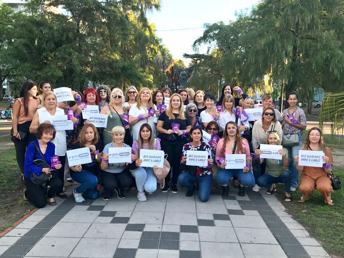 xime_sola's tweet photo. Juntas vamos a trabajar por un país que garantice los mismos derechos a las mujeres y a los hombres, porque de eso se trata el #8m

ES JUNTAS, ES POR TODAS✊🏽💜 https://t.co/01hB3UhK8J