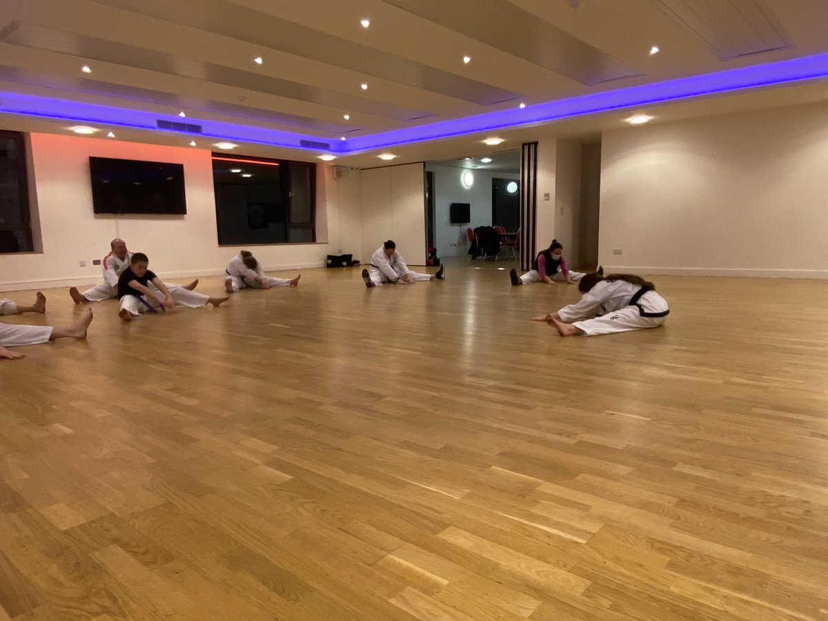 MariaUKTC's tweet photo. Sophia brought her brother along to class tonight @BroxburnUnited he absolutely smashed his first class. Miss Murray lead the seniors in stretching. #IWD2022 #uktc #taekwondo #familyclass #traintogether https://t.co/bEdBQf0qx4