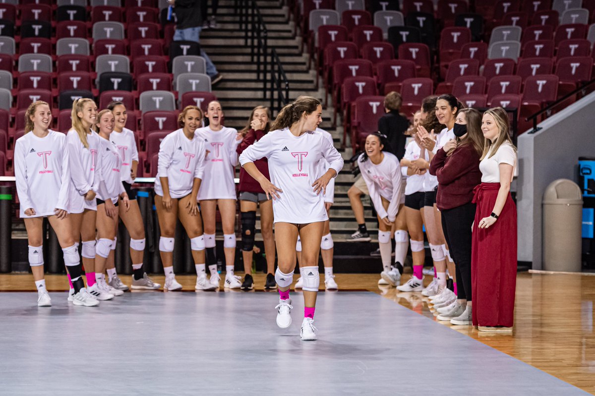 TroyTrojansVB's tweet photo. #4 turns 21! 
Join us in wishing a very Happy birthday to @ashleyguenveur 🎉🎊🎂

#BuildTheEmpire | #OneTROY ⚔️🏐 https://t.co/I1Yqadt13x