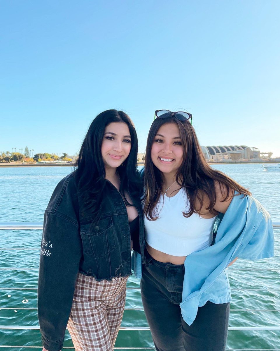 SigmaKappaCSULB's tweet photo. On Sunday, we went yachting around the heart of sunny San Diego! ☀️ Thank you to our sister Heather Yap for planning out this amazing sisterhood retreat 🕊🤍 #LBStateSigKap #DoveLove https://t.co/MmBExqgDBl