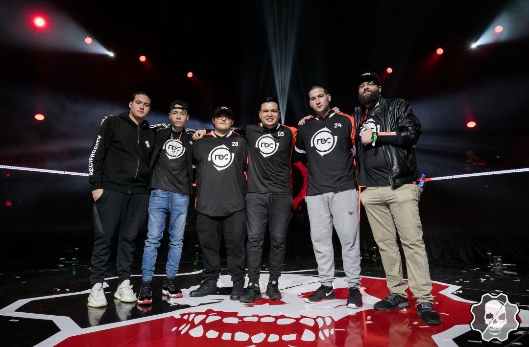 FatalStryke's tweet photo. Today is officially 2 years since this roster made history. Back to back wins to end the LAN era โ
#Champions #LAN #RECpack https://t.co/RDqetz6W2g