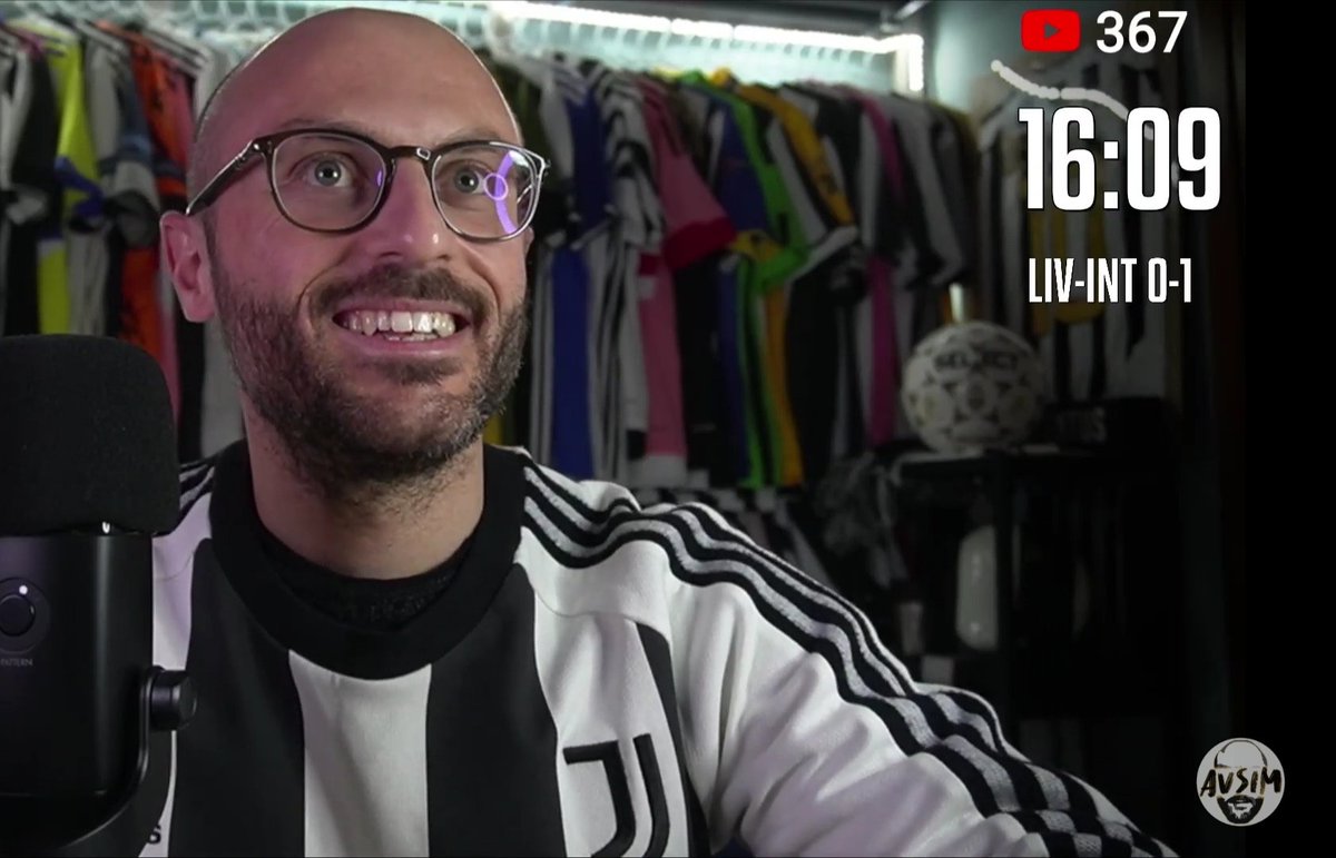 F1N1no's tweet image. Ma poteva dirlo prima che per sorridere gli serviva il gol dell'Inter... (scena appena ha segnato lautaro)...
Ora è tutto più chiaro.
#Avsim