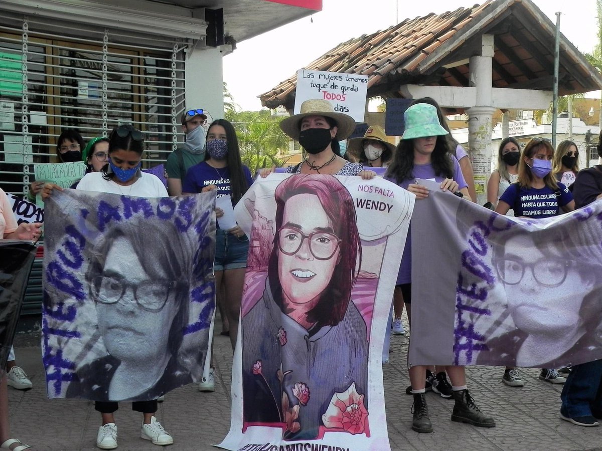 Nattalia75's tweet photo. Nos falta Wendy, nos faltan muchas! Por ella y por todas seguiremos alzando la voz! #TeBuscamosWendy #8M2022 #DiaInternacionalDeLaMujer #8M #NiUnaMenos https://t.co/e4L4qSUcGL