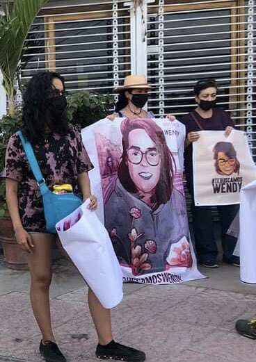 Nattalia75's tweet photo. Nos falta Wendy, nos faltan muchas! Por ella y por todas seguiremos alzando la voz! #TeBuscamosWendy #8M2022 #DiaInternacionalDeLaMujer #8M #NiUnaMenos https://t.co/e4L4qSUcGL