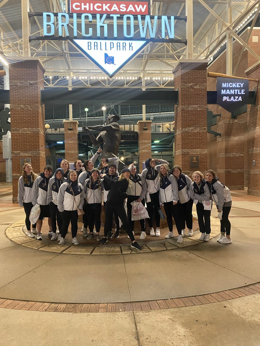 WPUWomensGolf's tweet photo. Happy International Women’s Day to these QUEENS! 

#InternationalWomensDay2022 https://t.co/TzJCyRLB4K