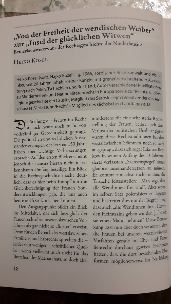 Zum #Frauentag nicht nur #Blumen, sondern mal ein Text zu starken  #Frauenrechten bei den #Sorben bereits im #Mittelalter. Nachzulesen im "#Stog" dem #Spreewälder #Heimatlesebuch 2022.#Serbja, #Lausitz,#Łužyca,#Łužica,#Frauenkampftag,#Wenden, #Niederlausitz,#Brandenburg,#Sachsen.